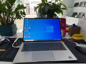 Laptop-cu-2