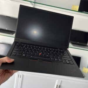 ThinkPad-X1-Carbon-Gen-6-1