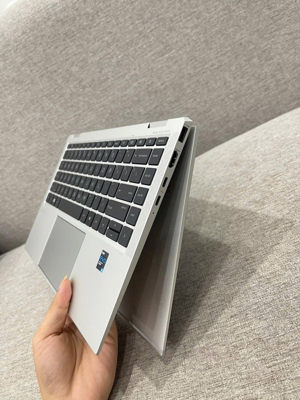 HP-Elitebook-x360-1040-G8-2