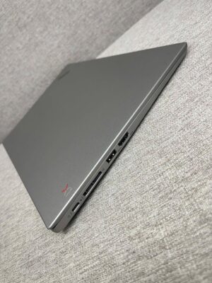 Thinkpad-X1-carbon-gen-6-bac-3